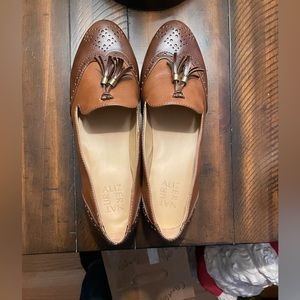 NWOT Naturalizer Women’s Loafers Tassels Brown Size 8